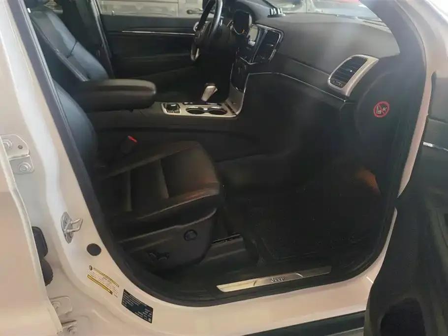 Jeep Grand Cherokee (Import) 2022 из CN, фото 2