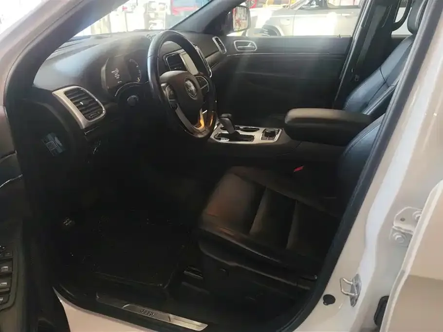 Jeep Grand Cherokee (Import) 2022 из CN, фото 7
