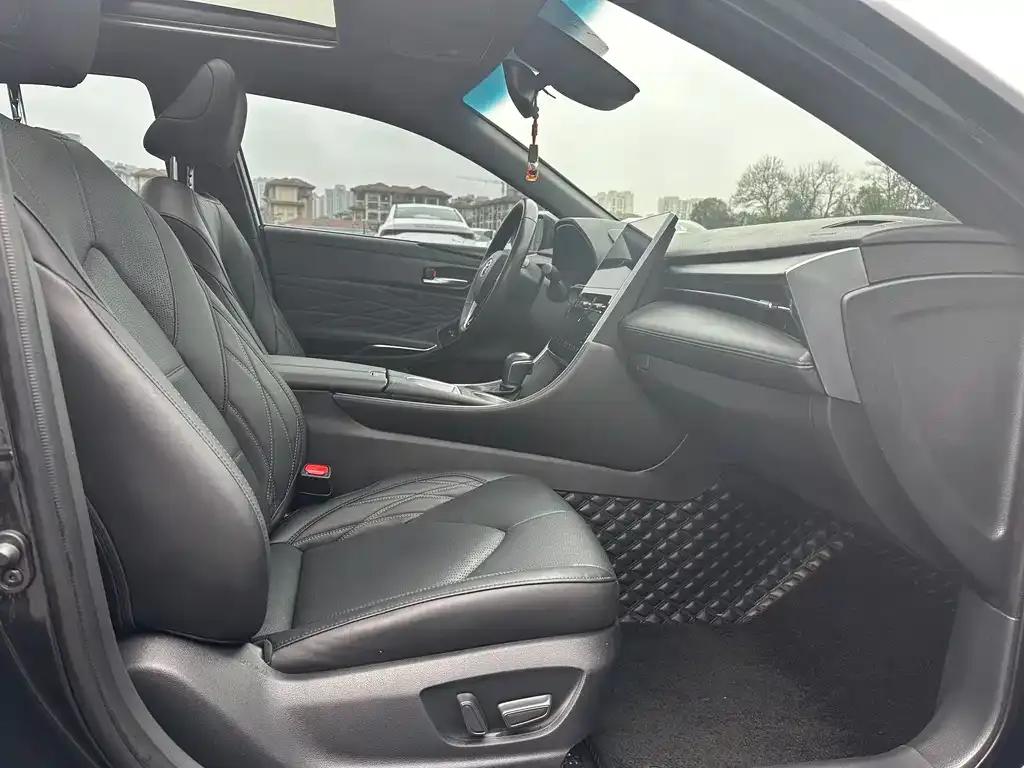 Toyota Avalon 2023 из CN, фото 7