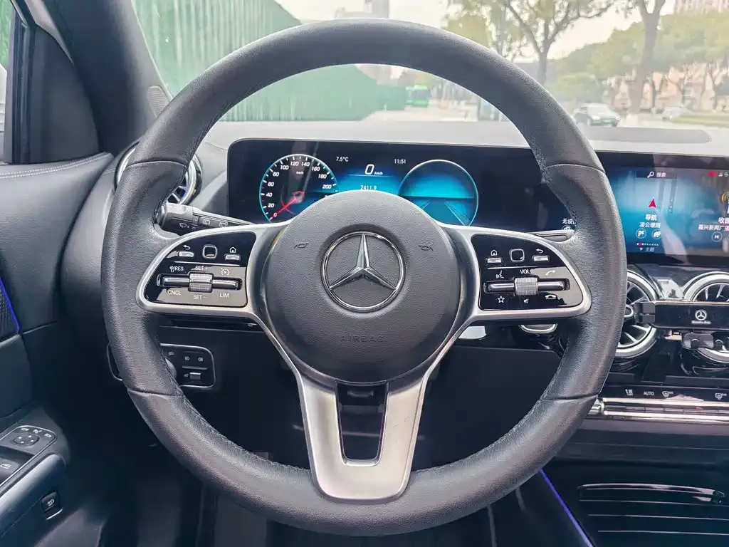 Mercedes-Benz GLA — фото 10