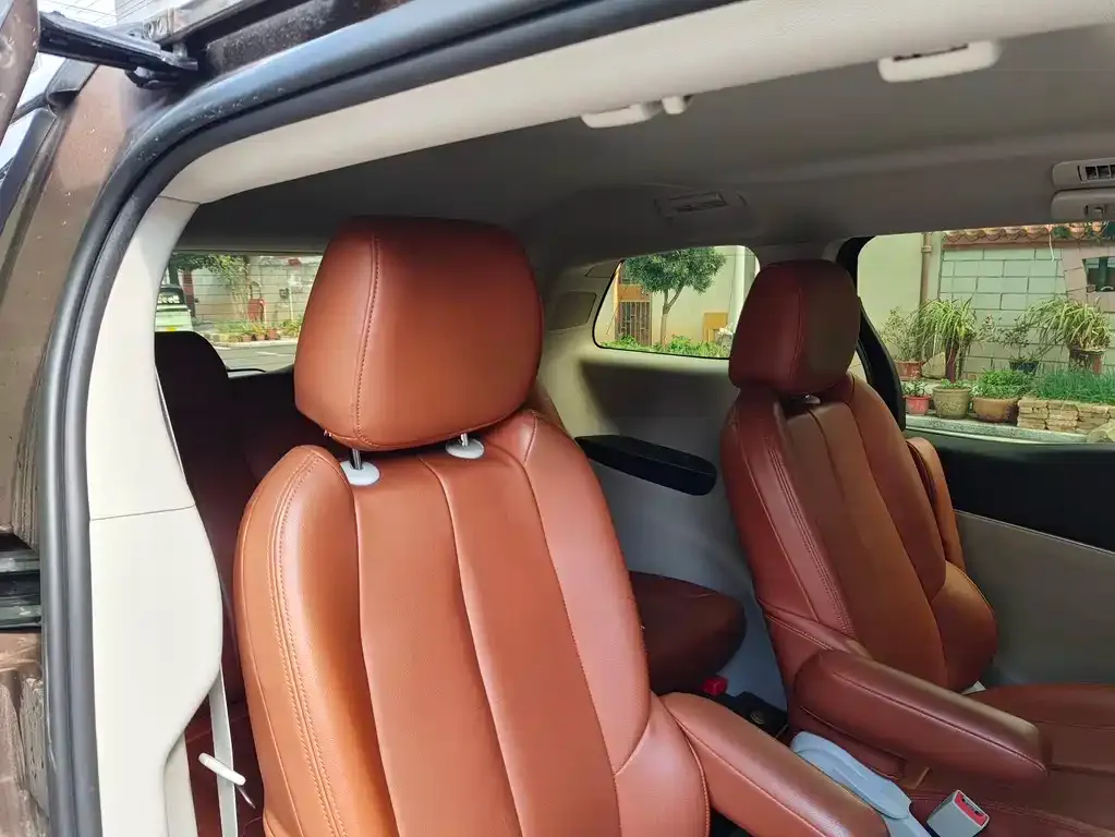 Buick GL8 2021 из CN, фото 3