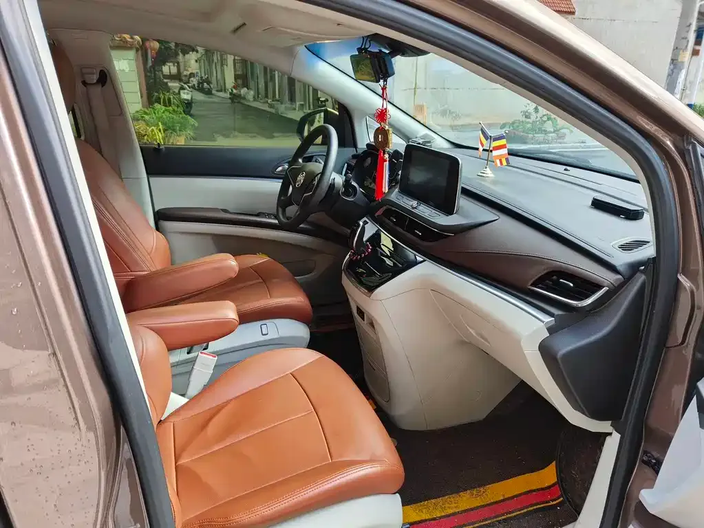 Buick GL8 2021 из CN, фото 5