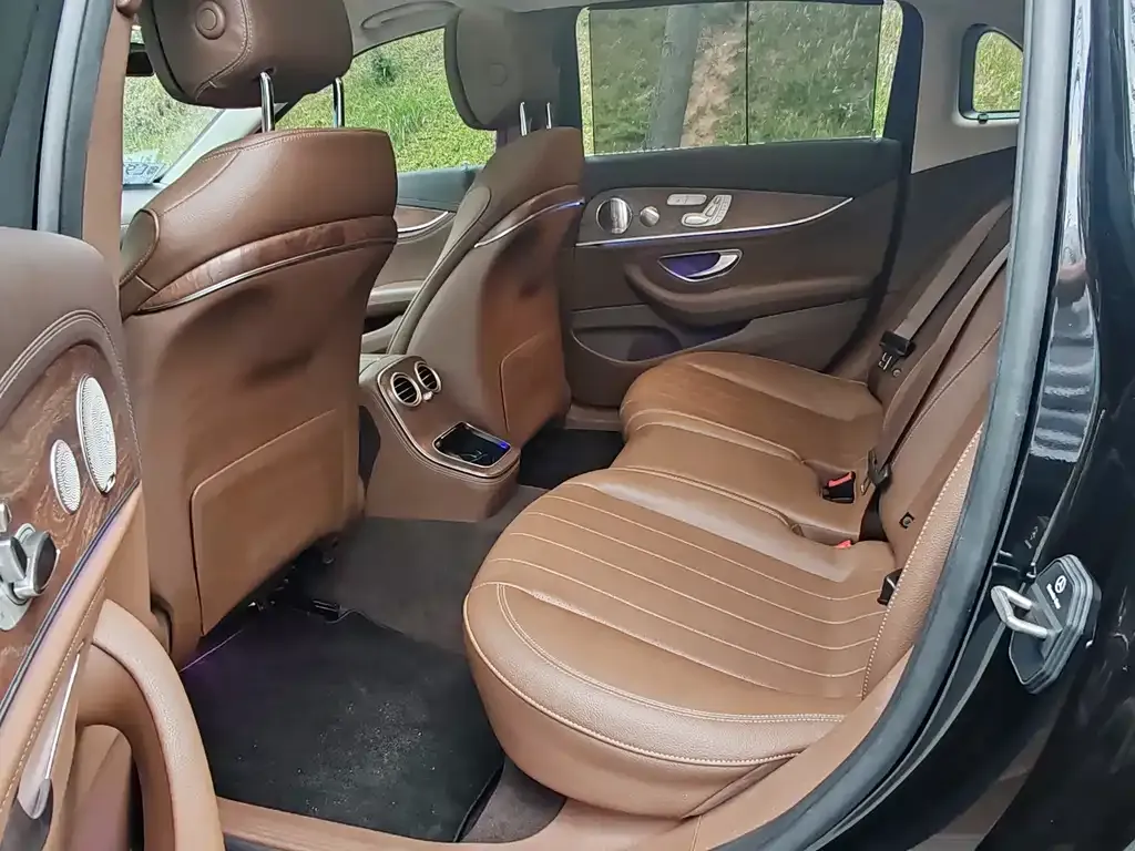 Mercedes-Benz E-Class 2023 из CN, фото 5