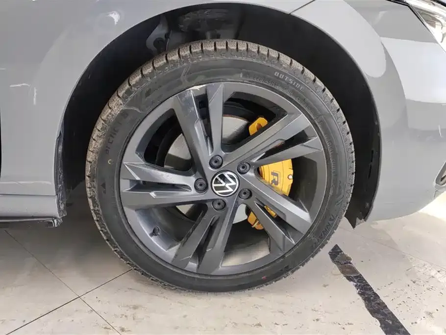 Volkswagen Golf 2023 из CN, фото 7