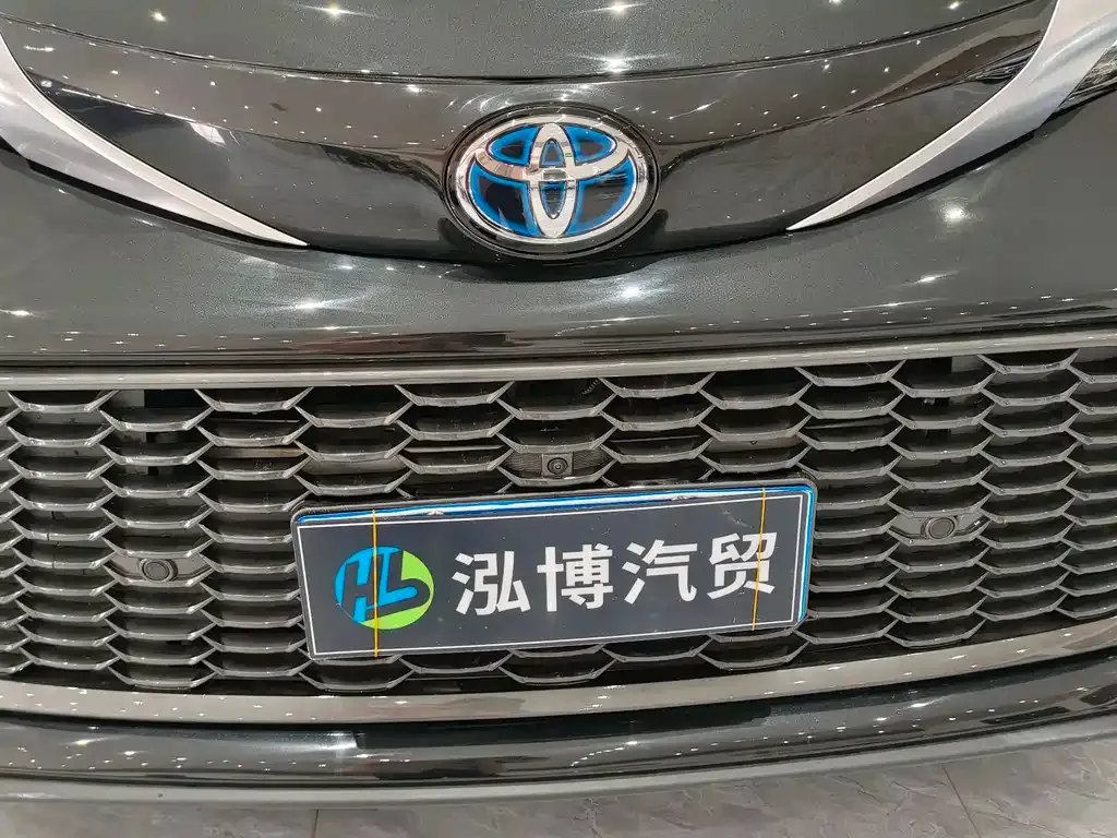 Toyota Granvia 2024 из CN, фото 4