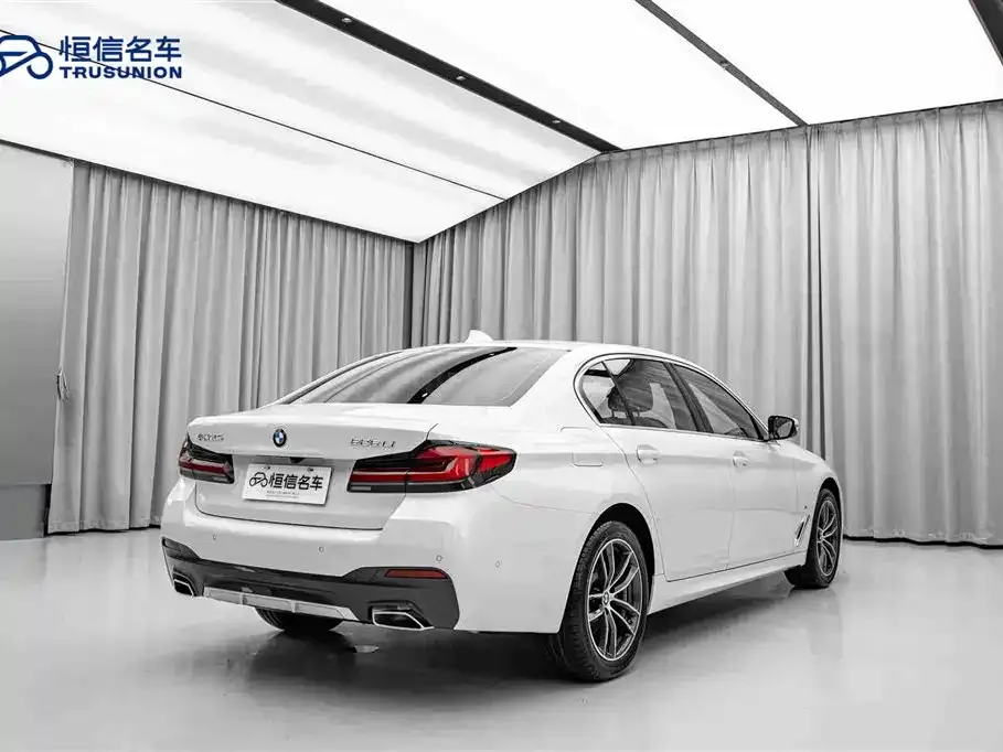 BMW 5 Series — фото 2