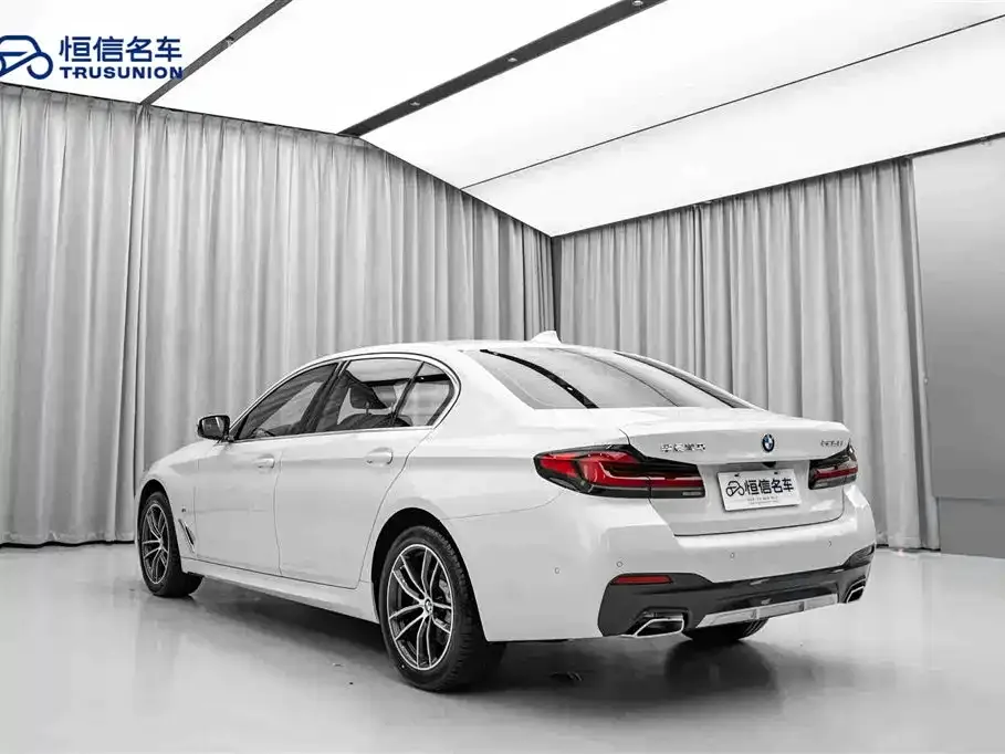 BMW 5 Series — фото 4