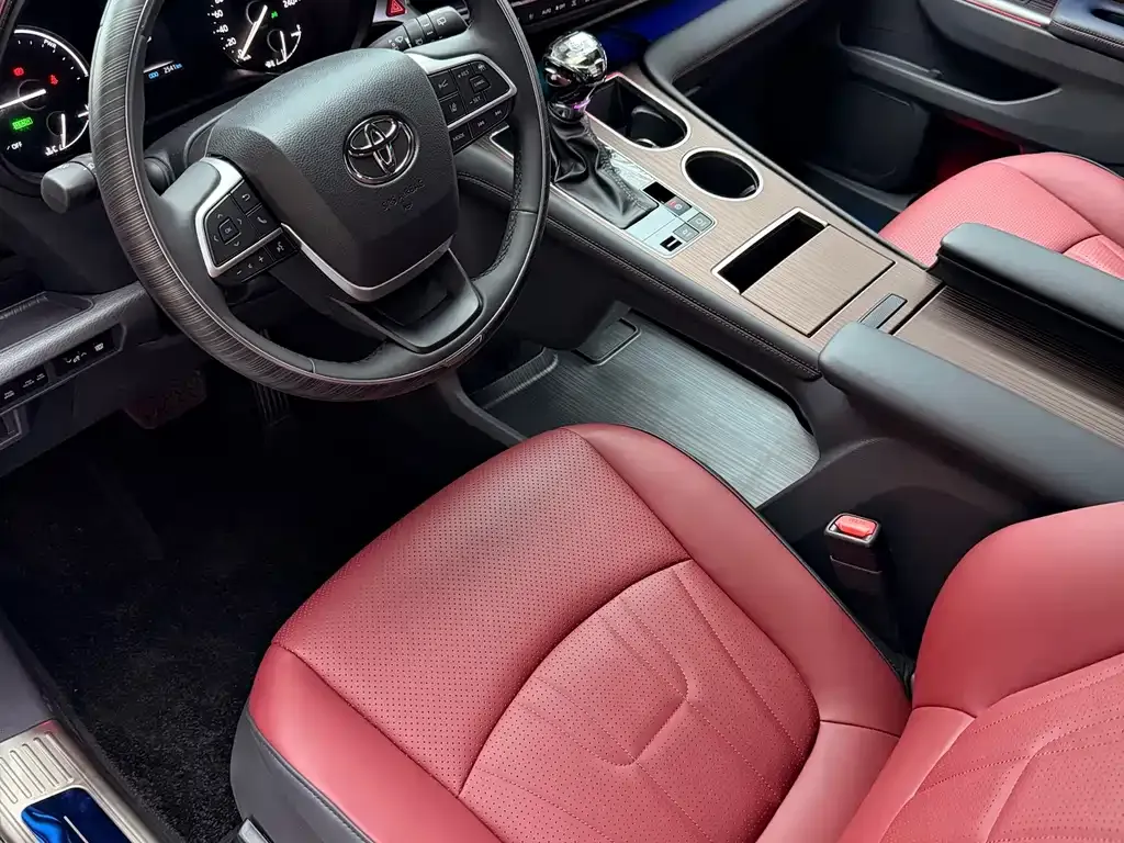 Toyota Granvia 2025 из CN, фото 4