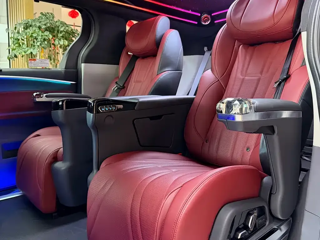Toyota Granvia 2025 из CN, фото 5