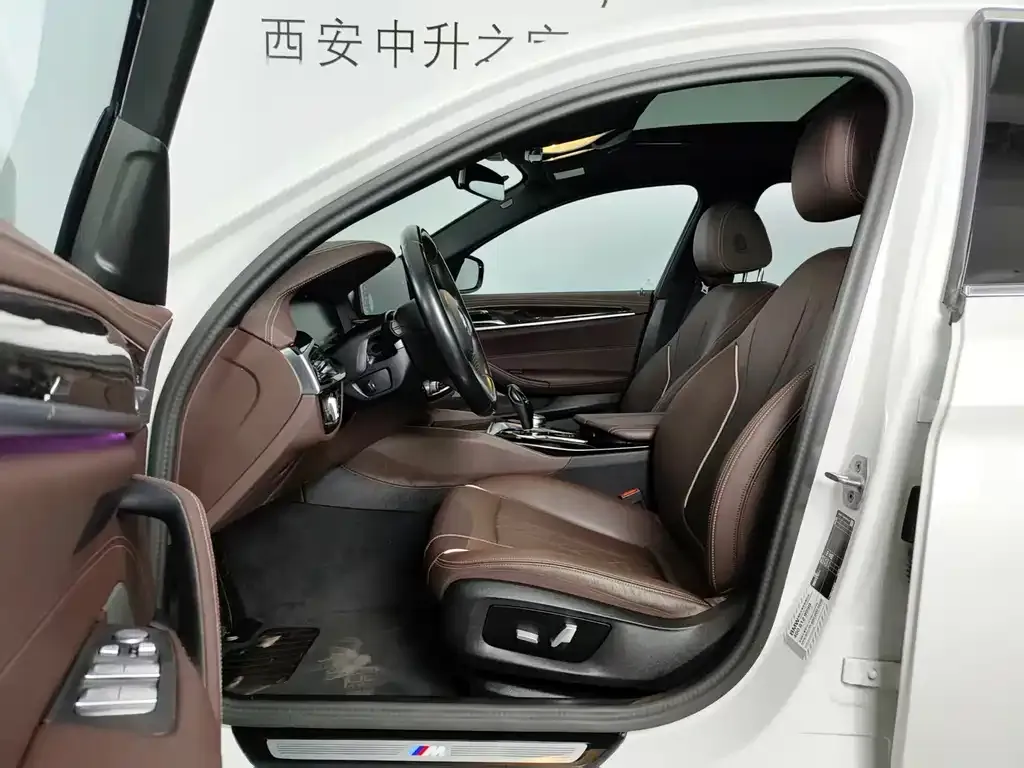 BMW 5 Series 2023 из CN, фото 5