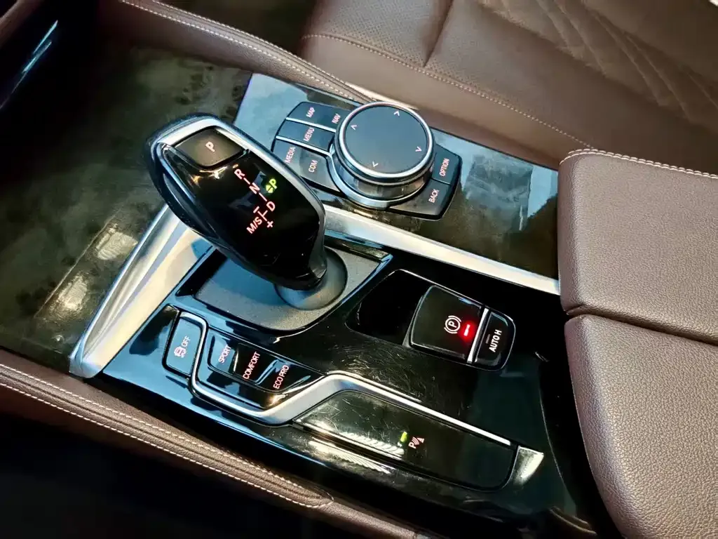 BMW 5 Series 2023 из CN, фото 4
