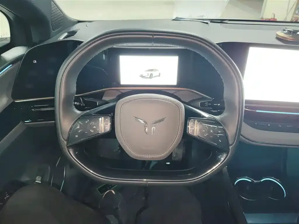 Hongqi EH7 2024 из CN, фото 2