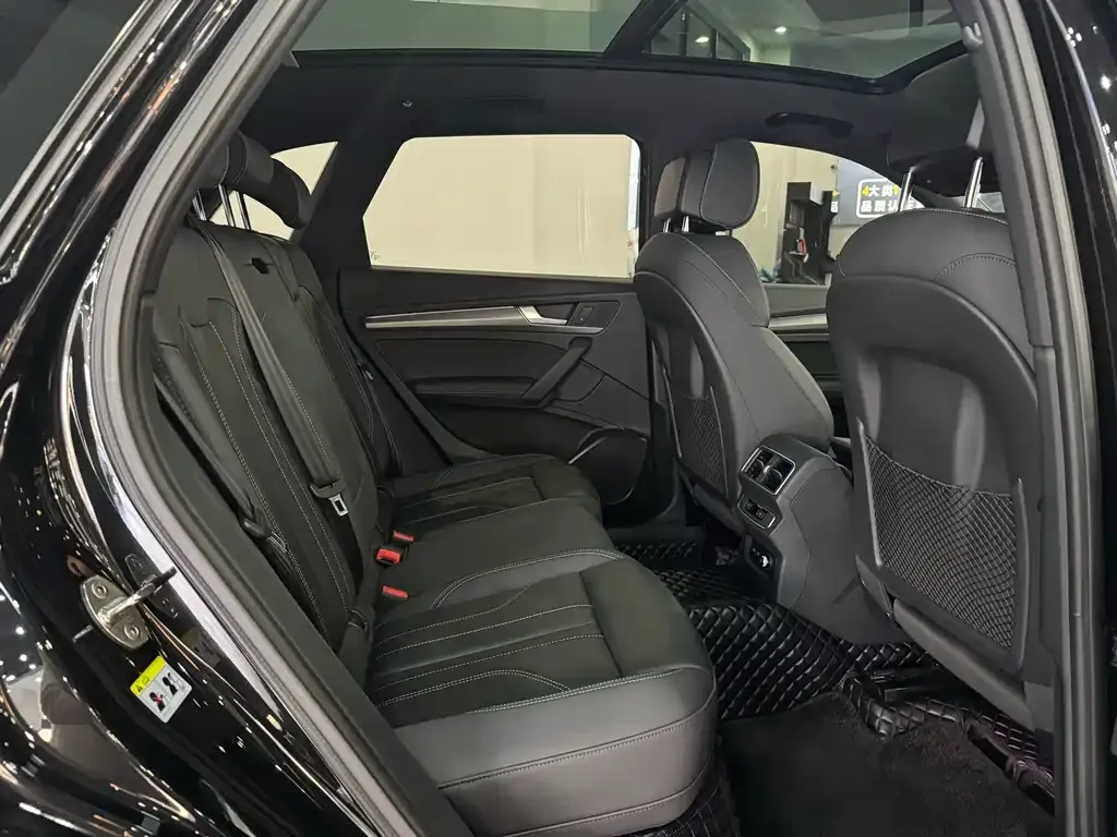 Audi Q5L 2023 из CN, фото 5