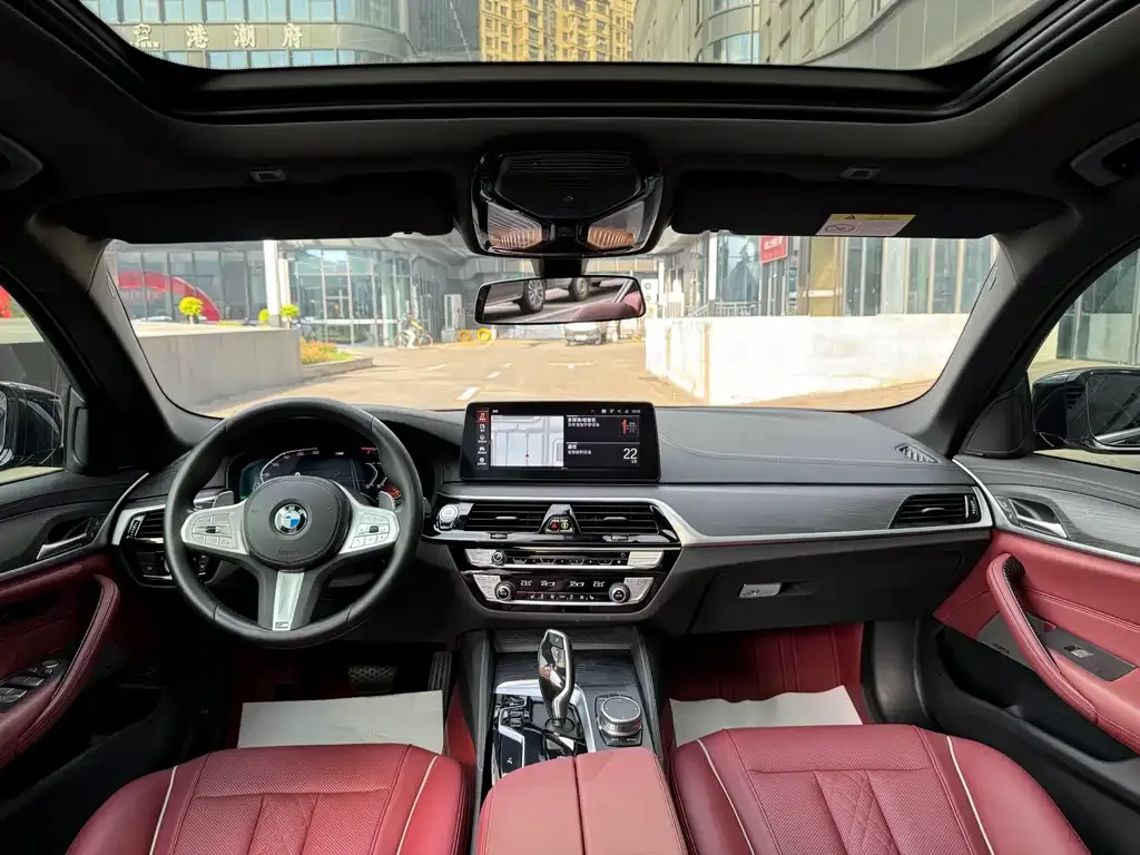 BMW 5 Series 2022 из CN, фото 2