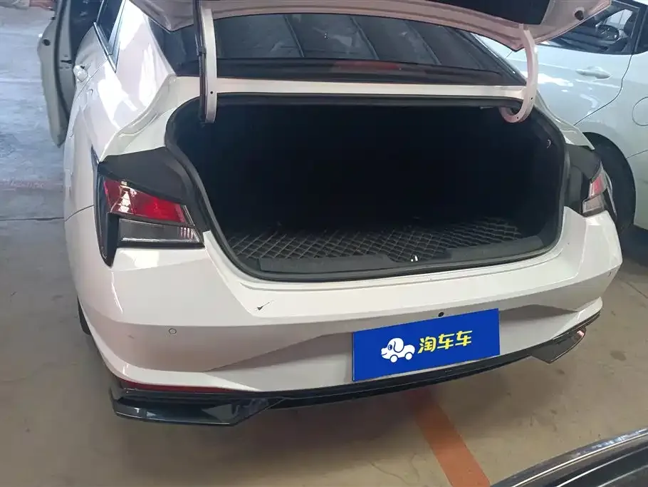 Hyundai Elantra 2023 из CN, фото 5