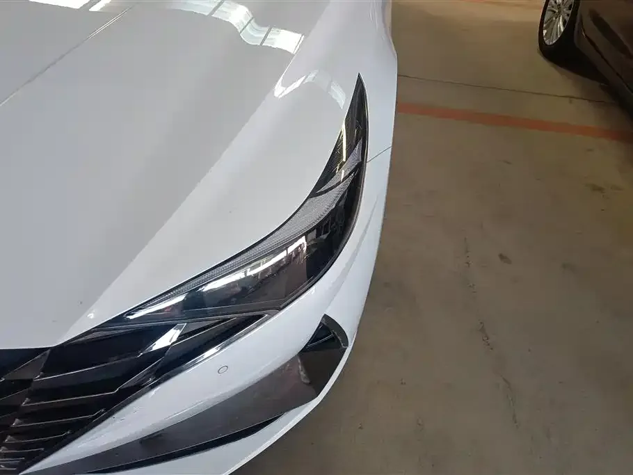 Hyundai Elantra 2023 из CN, фото 3