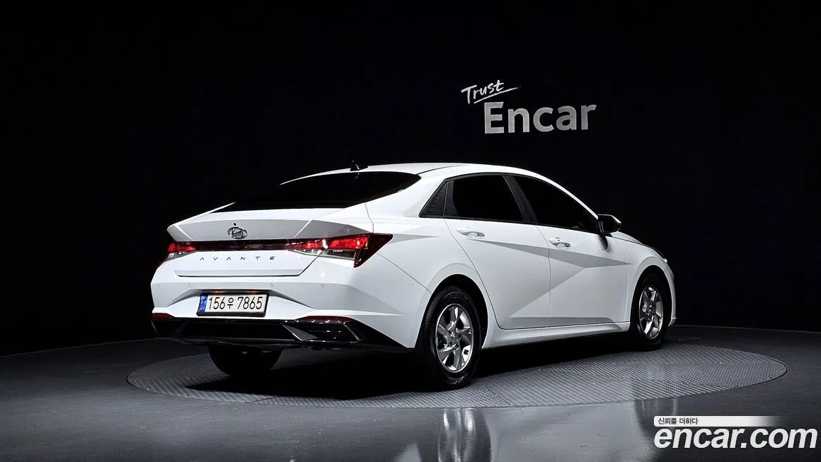 Hyundai AVANTE — фото 3