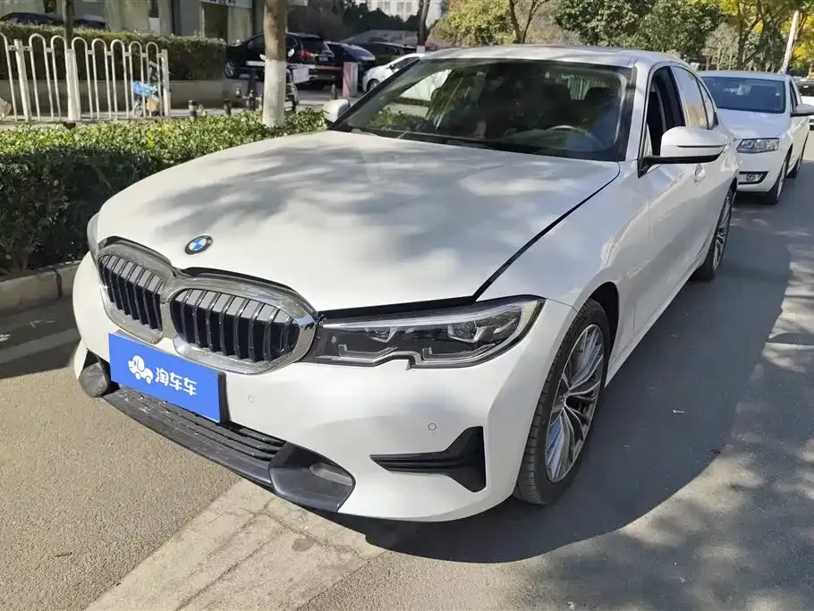 BMW 3 Series 2022 из CN, фото 1