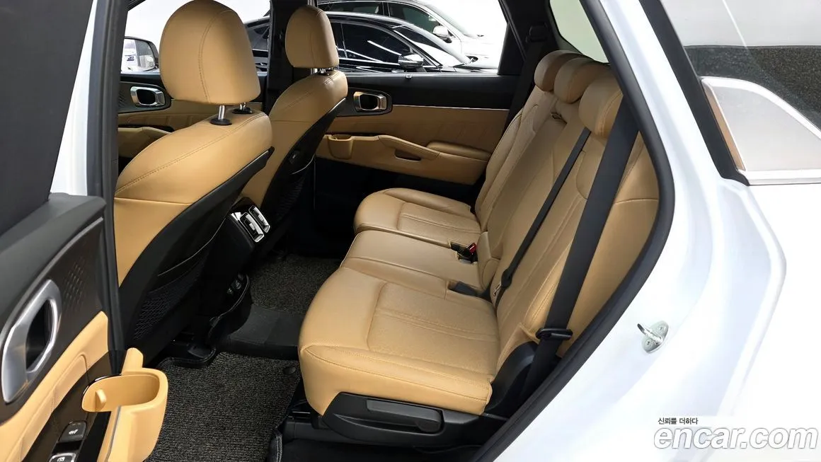 Kia Sorento — фото 6