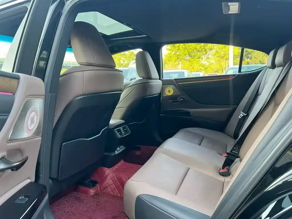 Lexus ES 2022 из CN, фото 2