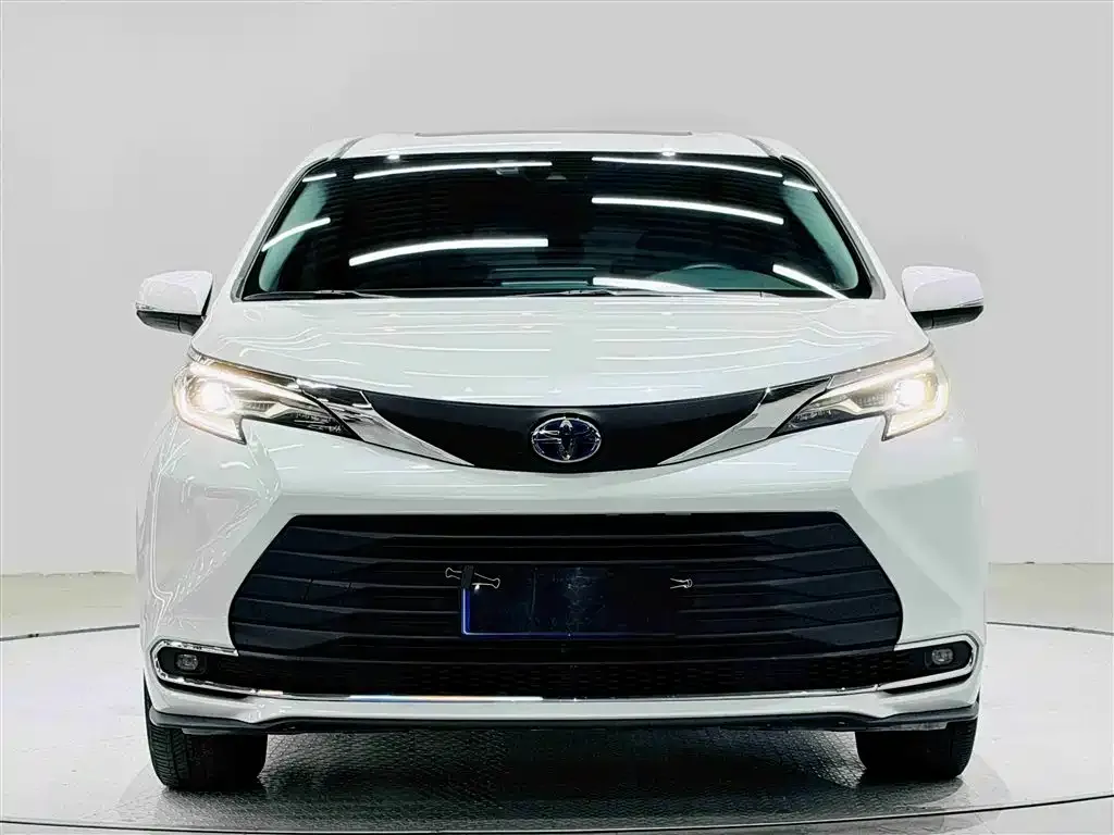 Toyota Sienna 2022 из CN, фото 4