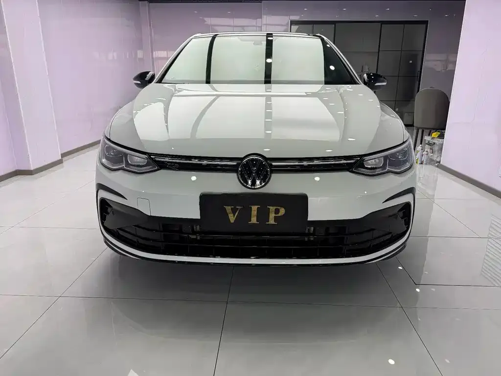 Volkswagen Golf 2023 из CN, фото 7