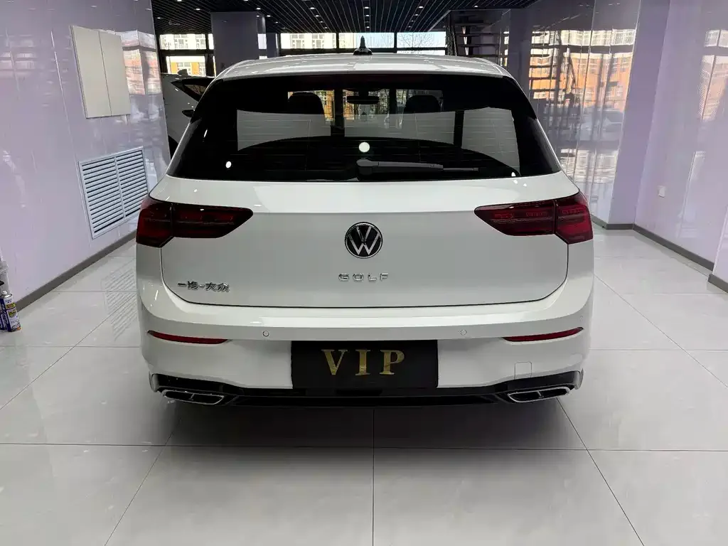 Volkswagen Golf 2023 из CN, фото 10