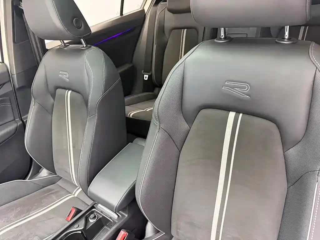 Volkswagen Golf 2023 из CN, фото 5