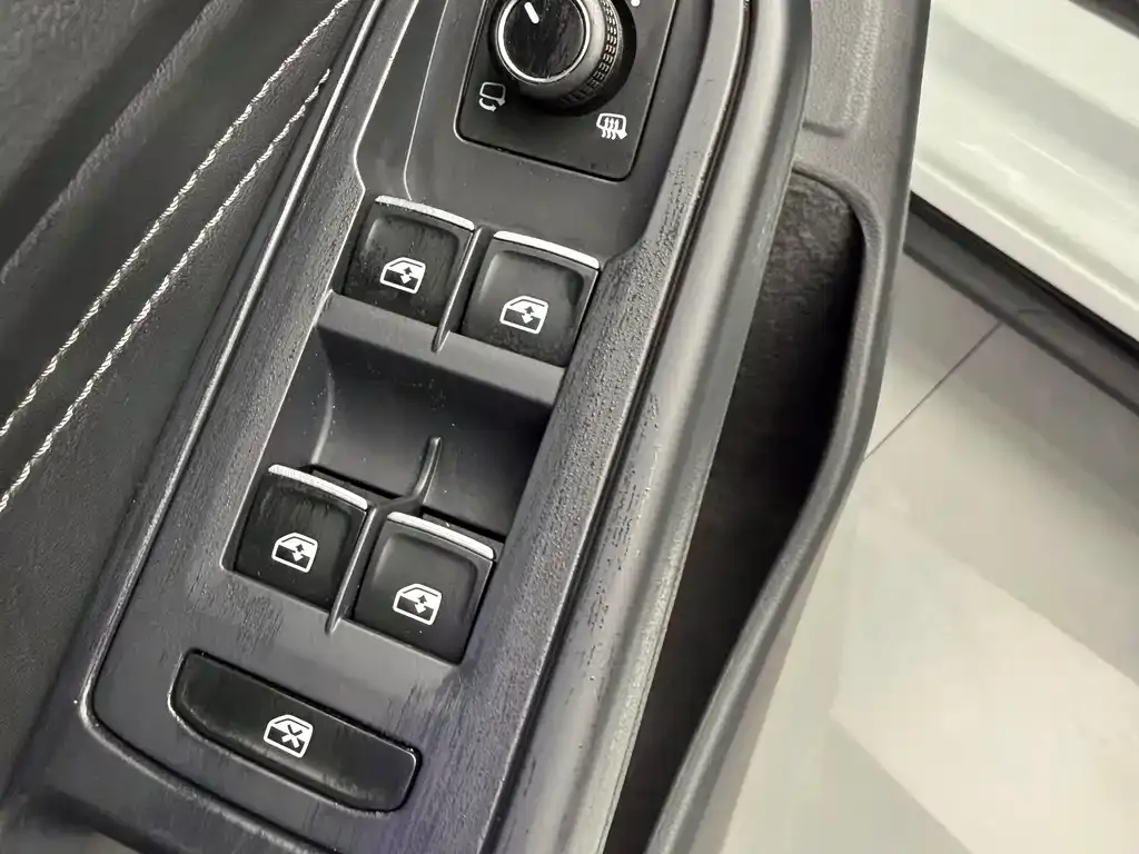 Volkswagen Golf 2023 из CN, фото 3