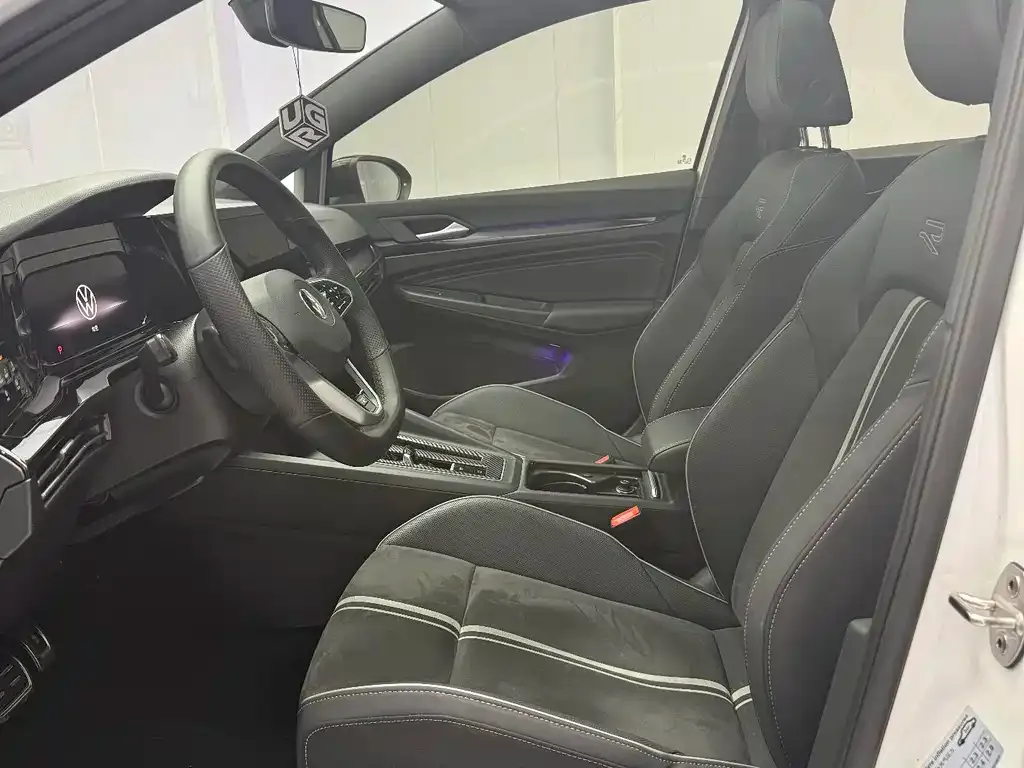 Volkswagen Golf 2023 из CN, фото 6