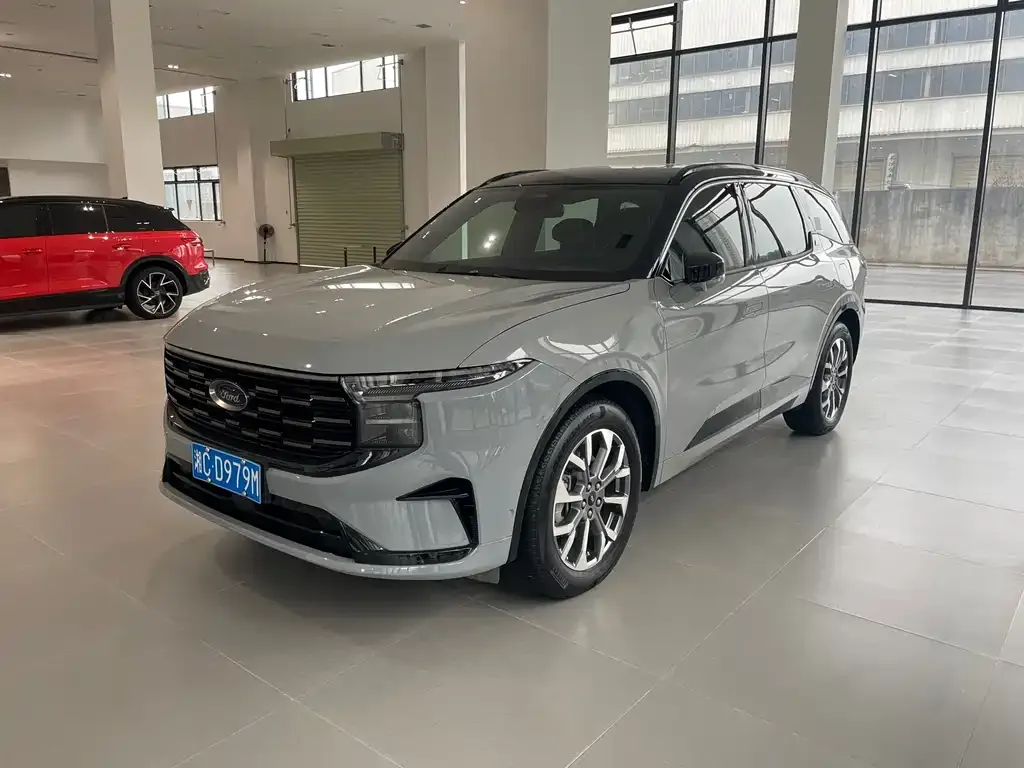 Ford Edge — фото 1