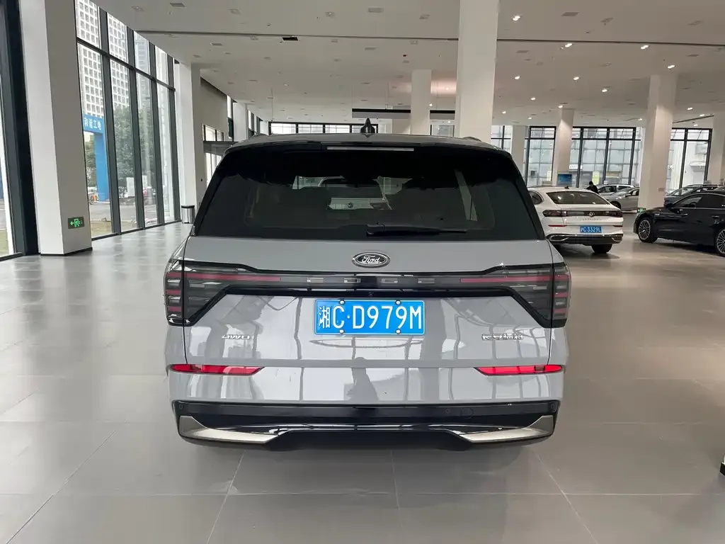 Ford Edge — фото 10