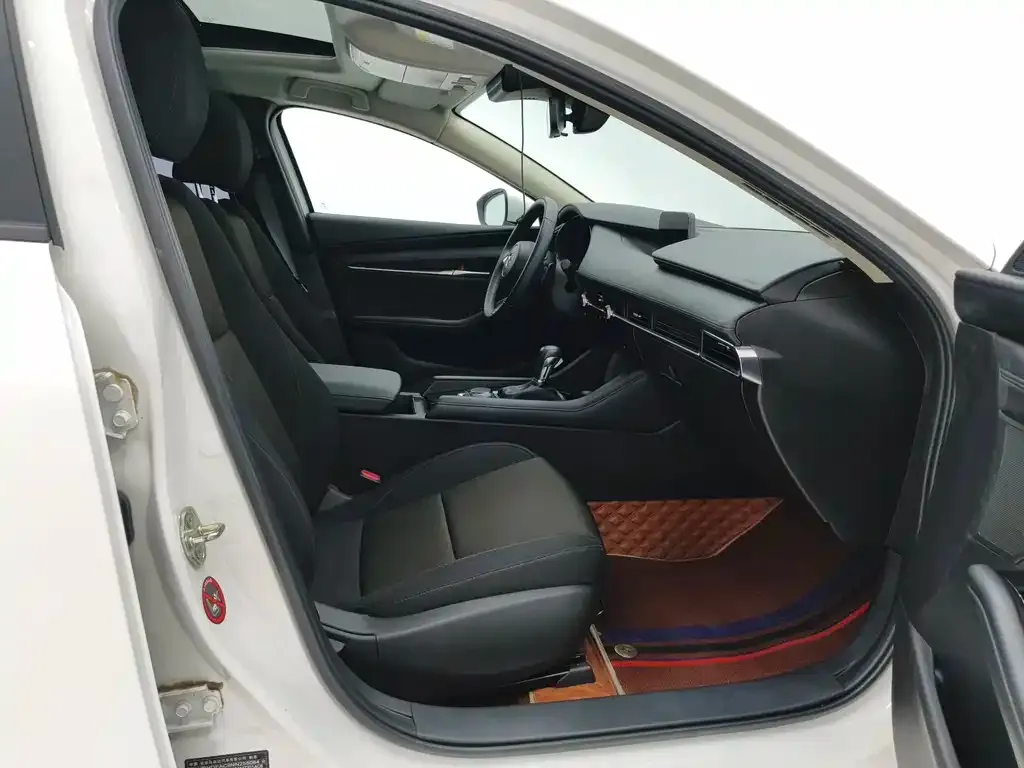 Mazda 3 Axela 2023 из CN, фото 6