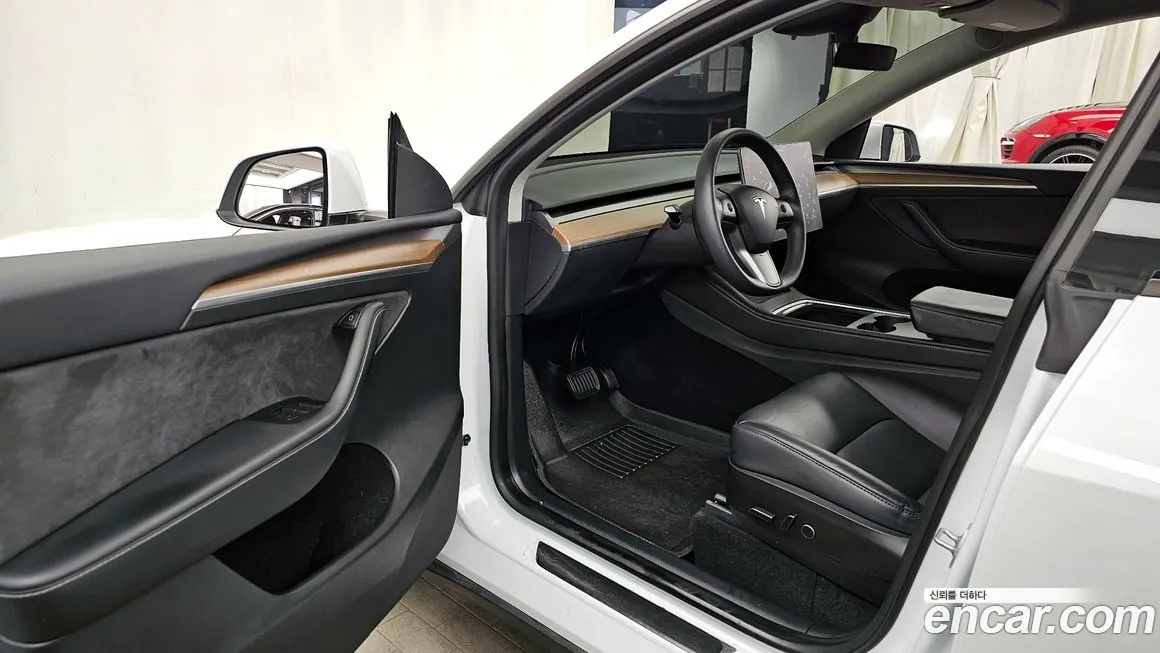 Tesla Model Y 2023 из KR, фото 8