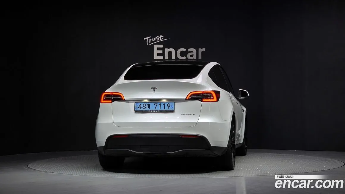 Tesla Model Y 2023 из KR, фото 2