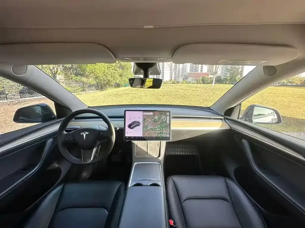 Tesla Model Y — фото 4