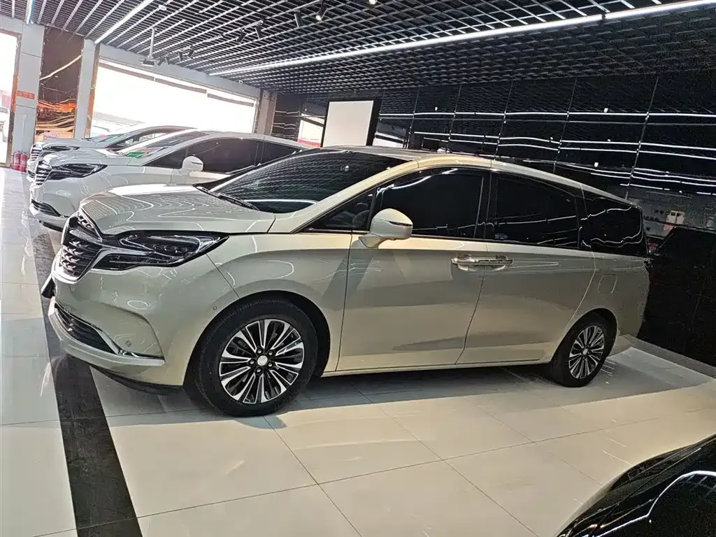 Buick GL8 2022 из CN, фото 3