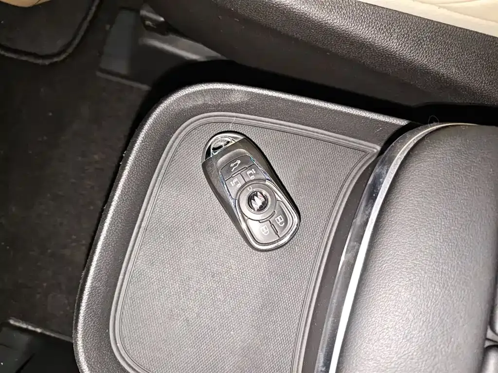 Buick GL8 2022 из CN, фото 10