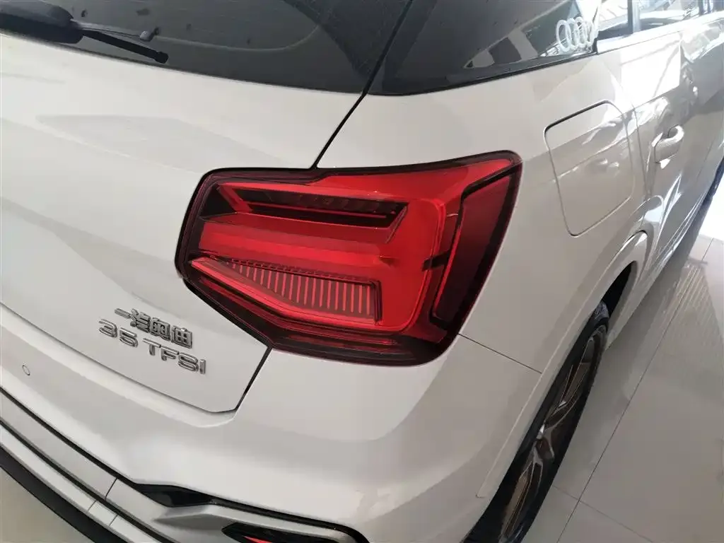 Audi Q2L 2023 из CN, фото 4