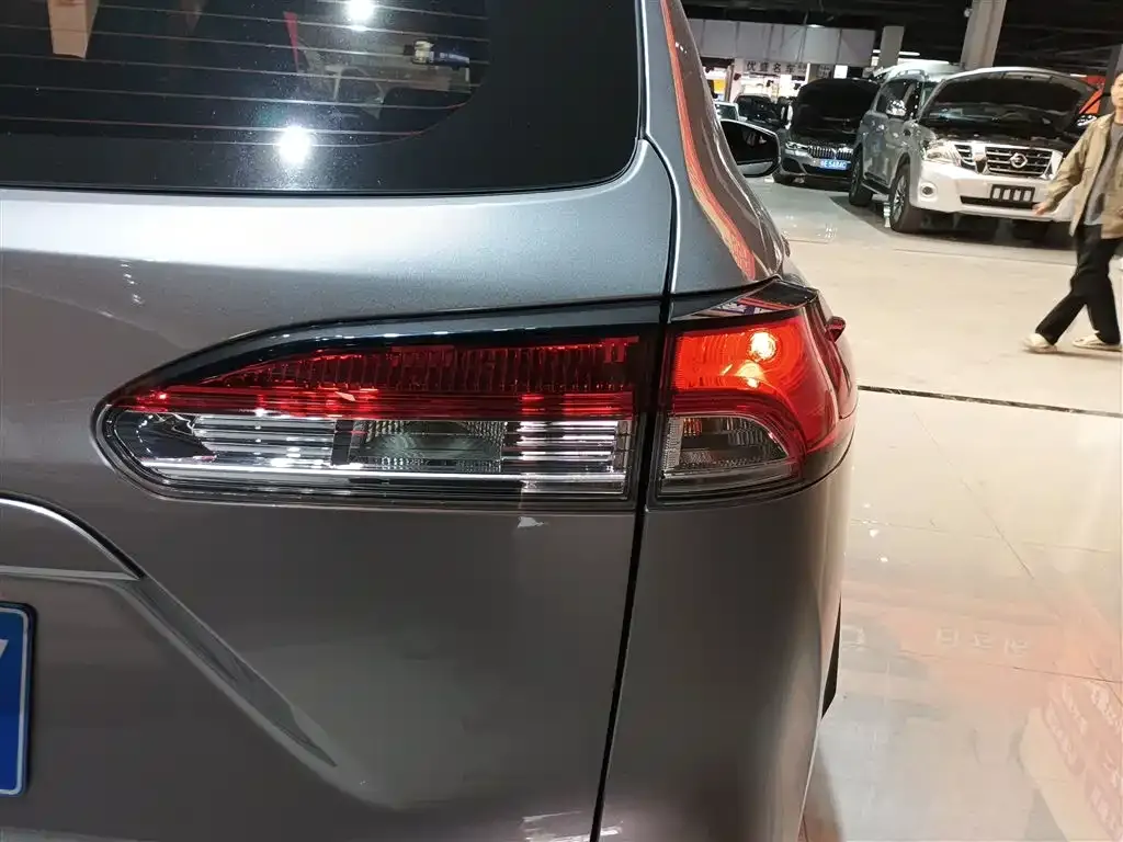 Toyota Corolla Cross 2024 из CN, фото 2