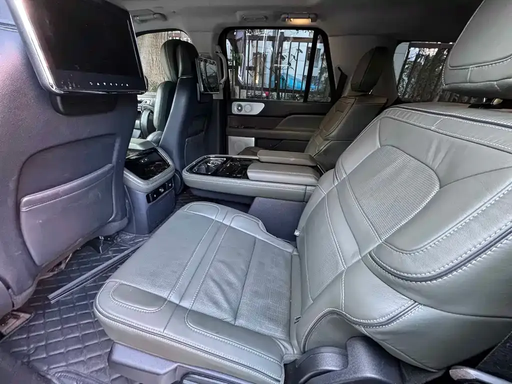 Lincoln Navigator 2023 из CN, фото 5
