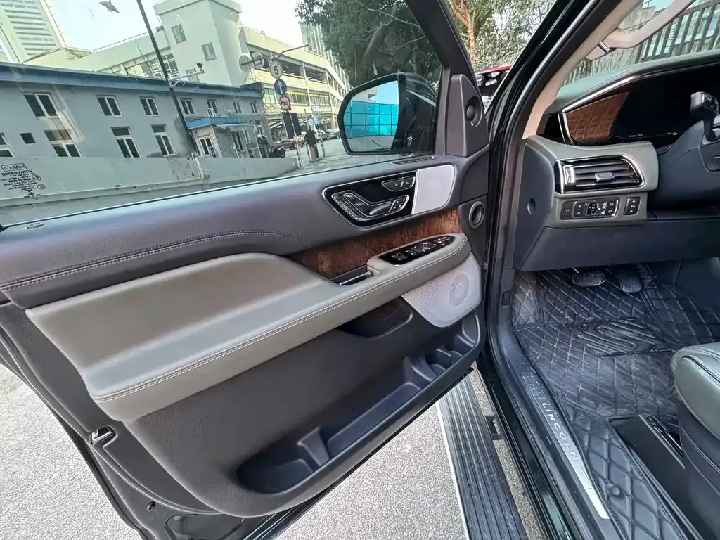 Lincoln Navigator 2023 из CN, фото 4