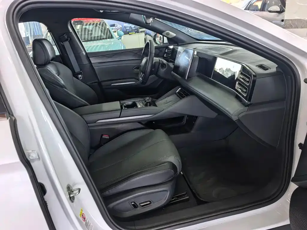 BYD Qin L 2025 из CN, фото 3