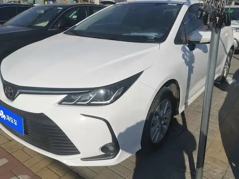 Toyota Corolla — фото 1