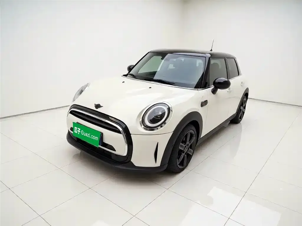 MINI Cooper (3-door) 2023 из CN, фото 1