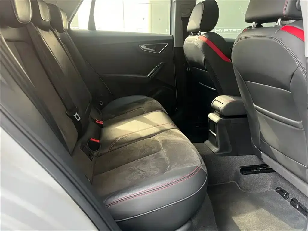 Audi Q2L 2024 из CN, фото 5