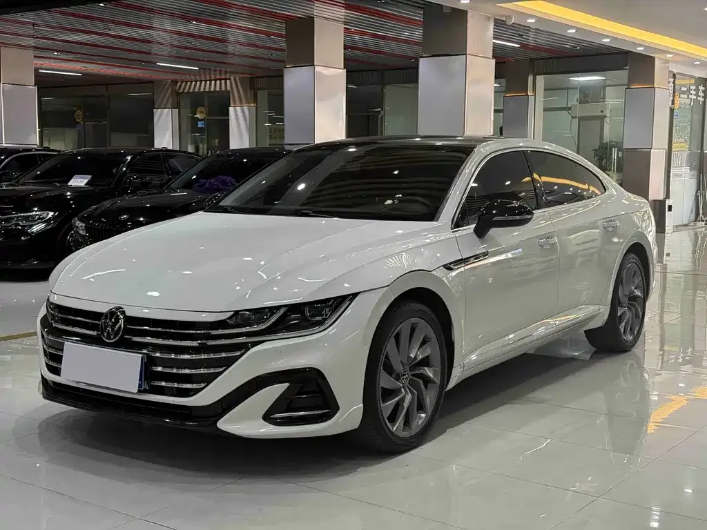 Volkswagen CC 2023 из CN, фото 1