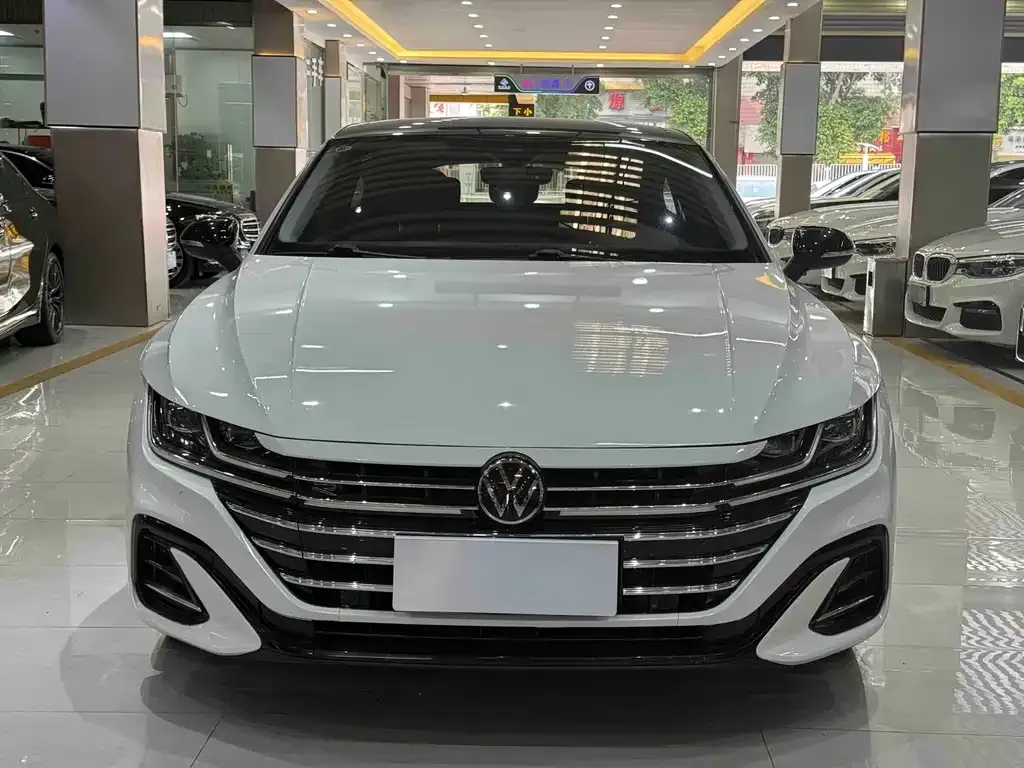 Volkswagen CC 2023 из CN, фото 8