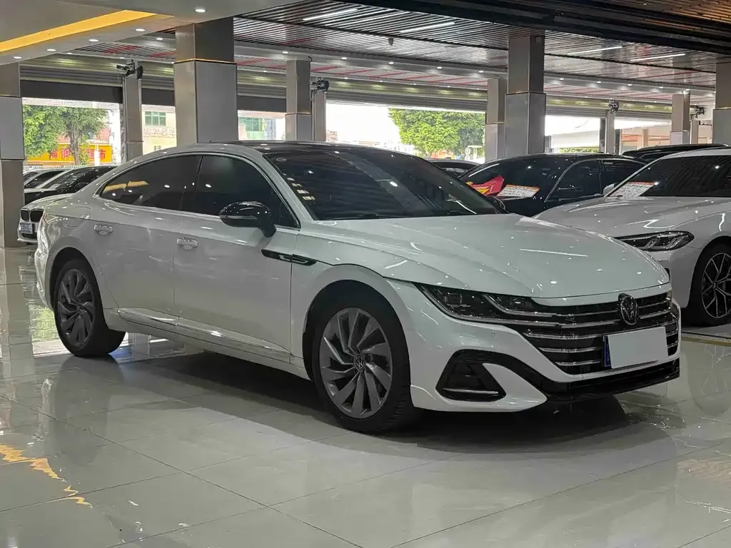 Volkswagen CC 2023 из CN, фото 4
