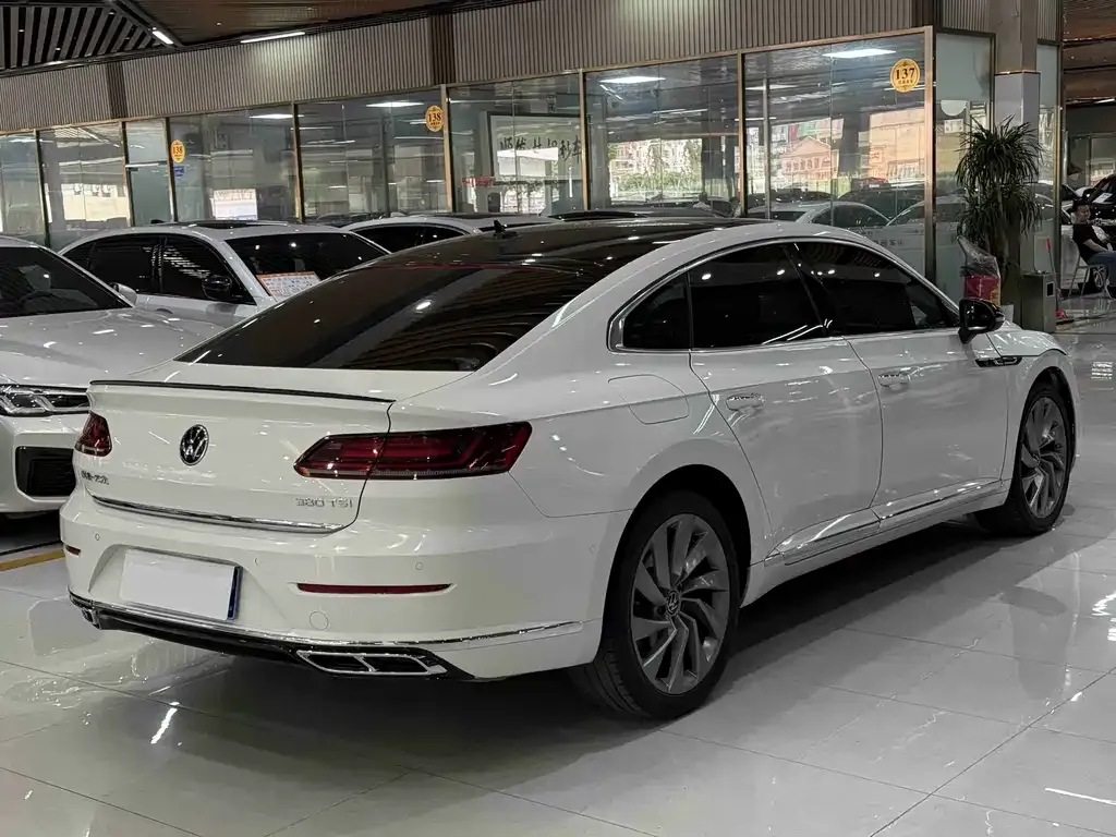 Volkswagen CC 2023 из CN, фото 5
